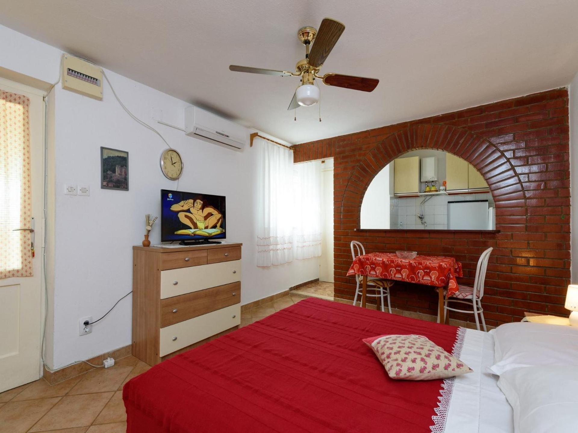 Apartments Mihaela โตรกีร์ ภายนอก รูปภาพ